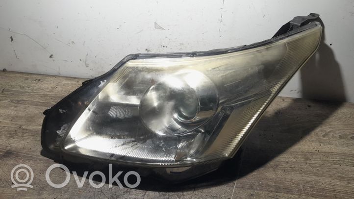 Toyota Avensis T270 Lampa przednia 8116605310