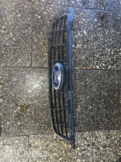 Ford Focus Front bumper upper radiator grill 