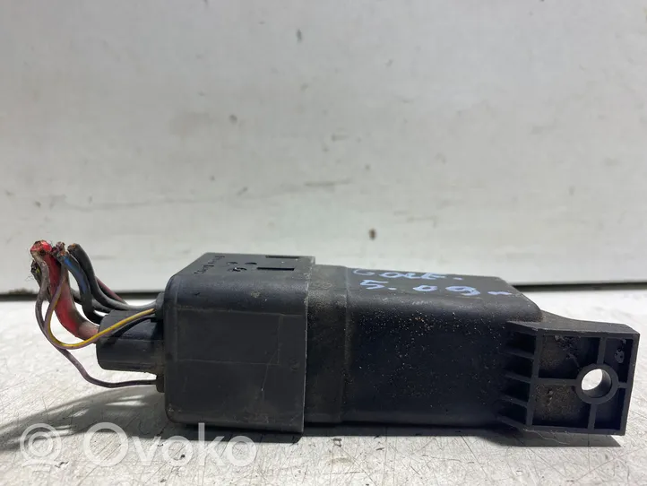 Volkswagen Golf V Glow plug pre-heat relay 038907281D