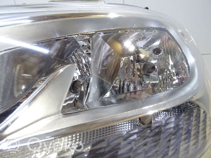 Mercedes-Benz Sprinter W907 W910 Lampa przednia A9109060000