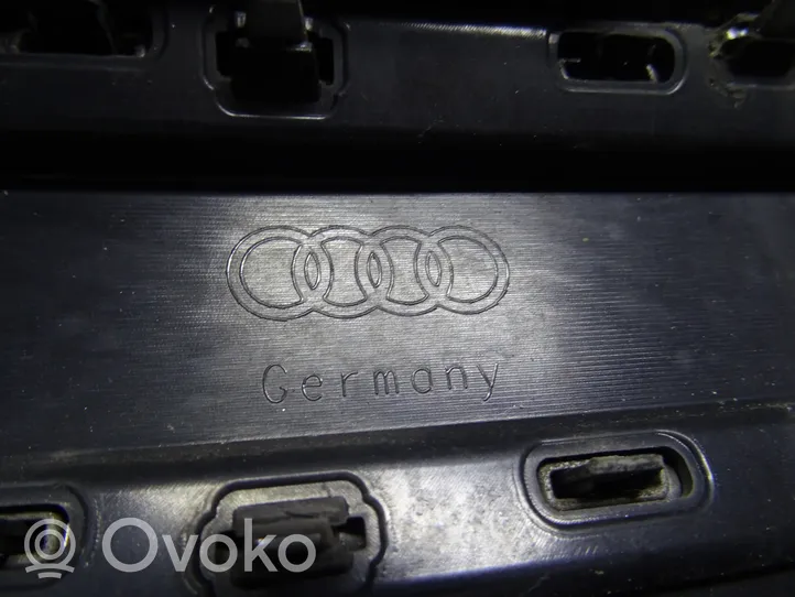 Audi A4 S4 B9 Etusäleikkö 8W0853651M