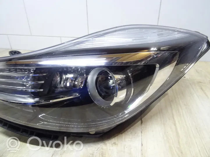 Hyundai ix20 Headlight/headlamp 921011K