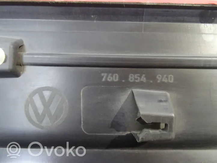 Volkswagen Touareg III Listón embellecedor de la puerta delantera (moldura) 760854940