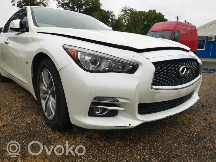 Infiniti Q50 Keskikonsoli 