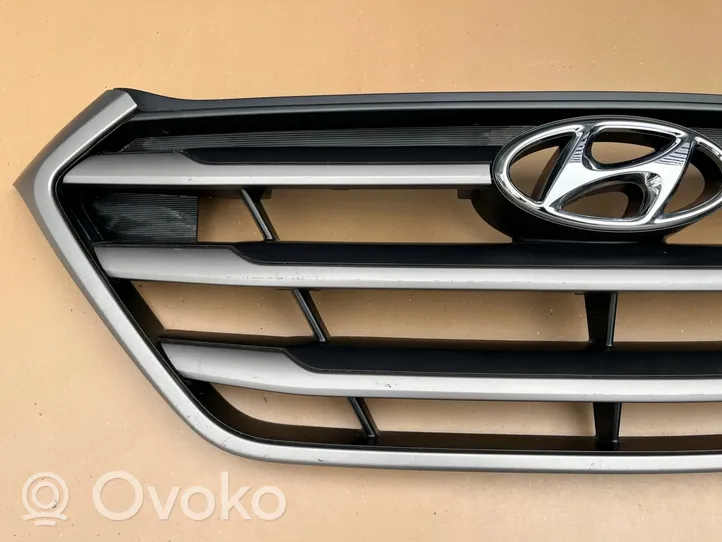 Hyundai Accent Grille de calandre avant 