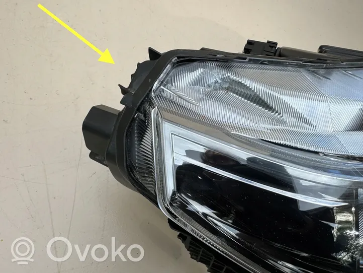 Suzuki Vitara (LY) Lampa przednia 