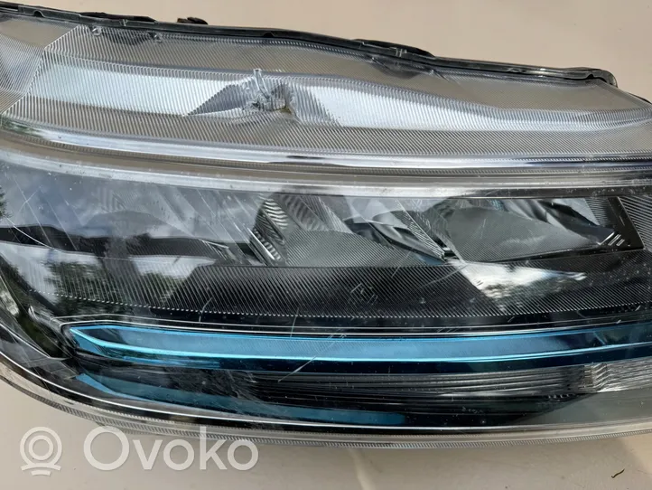 Suzuki Vitara (LY) Lampa przednia 