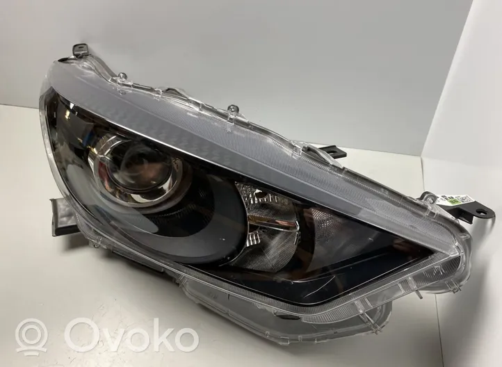 Toyota Yaris Lampa przednia 81130-K0060