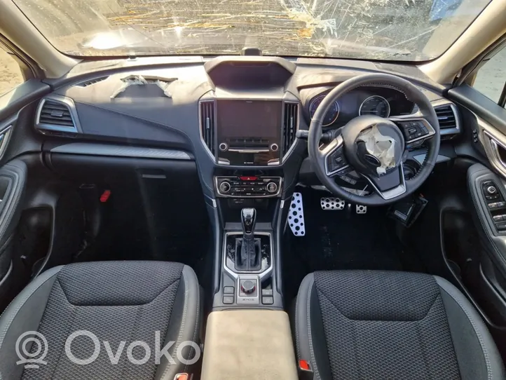 Subaru Forester SK Fotele / Kanapa / Komplet 