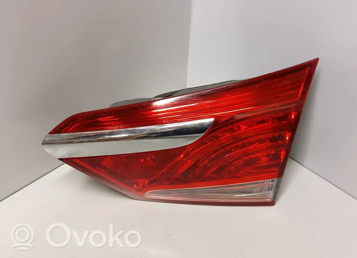 Hyundai i40 Lampy tylnej klapy bagażnika 92404-3Z001