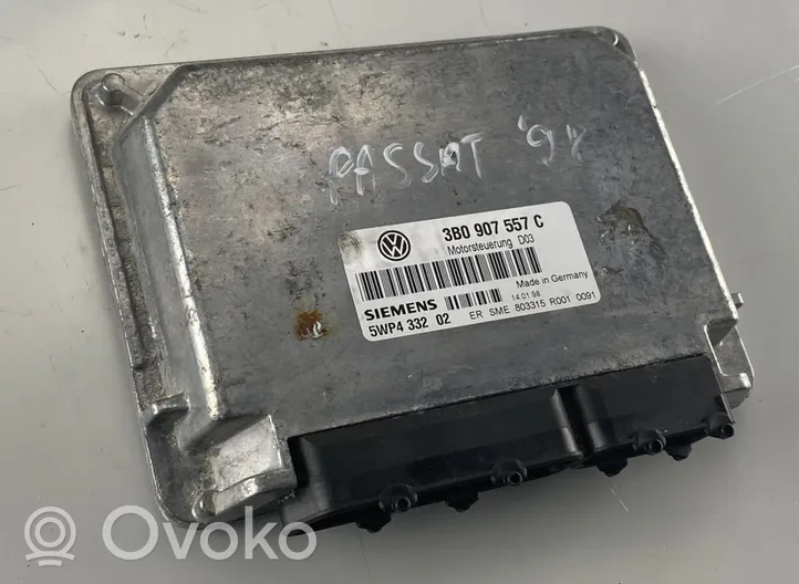 Volkswagen PASSAT B5 Sterownik / Moduł ECU 3B0907557C