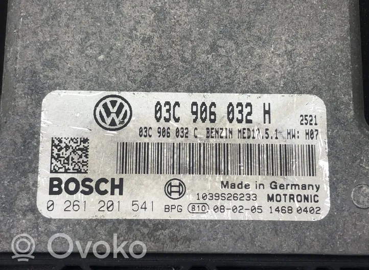 Volkswagen Touran I Moottorin ohjainlaite/moduuli 03C906032H