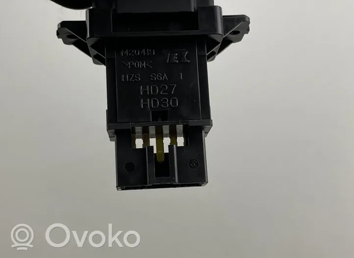 Honda CR-V Przełącznik / Przycisk otwierania klapy bagażnika HD27