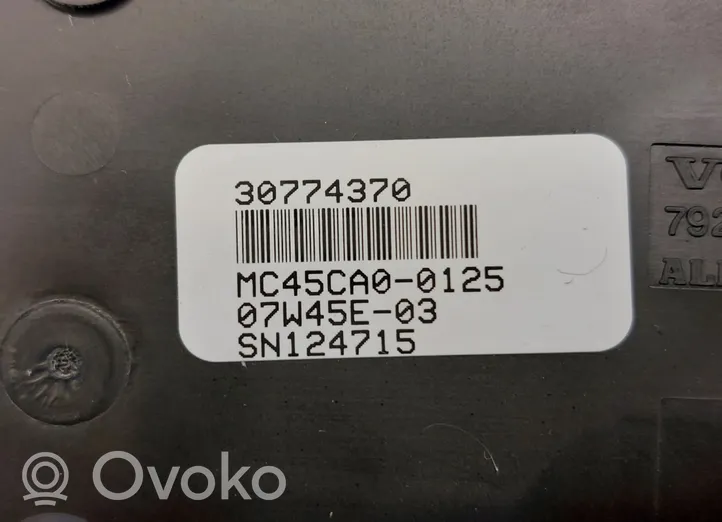 Volvo V70 Ilmastoinnin ohjainlaite 30774370