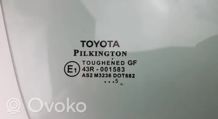 Toyota Yaris Szyba drzwi przednich 43R-001583