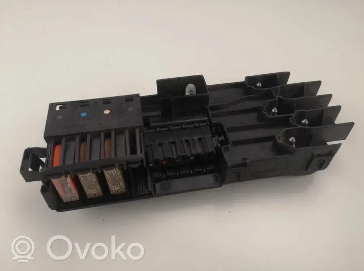 Mercedes-Benz ML W164 Fuse box set 013948411