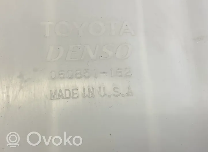 Toyota Tacoma II Windshield washer fluid reservoir/tank 060851162