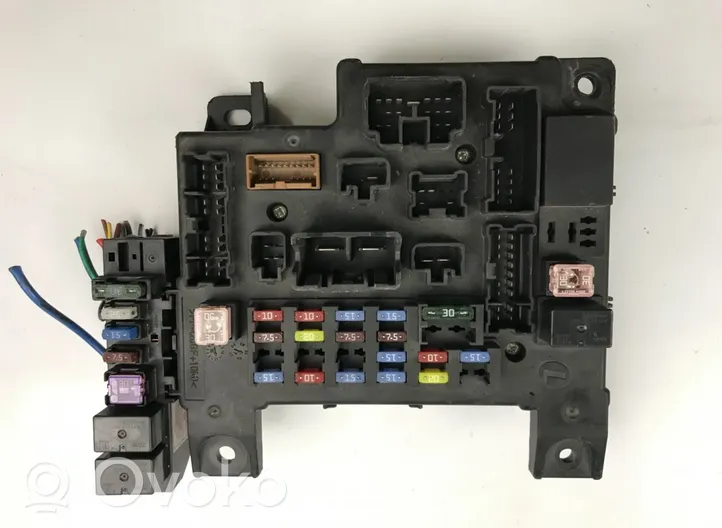 Mitsubishi Outlander Skrzynka bezpieczników / Komplet 8637A212