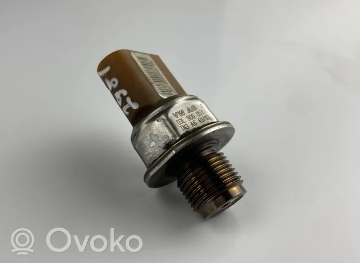 Audi A4 S4 B8 8K Fuel pressure sensor 03L906051