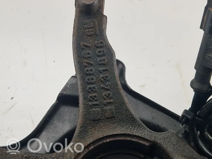 Opel Corsa E Zwrotnica koła przedniego 13431896