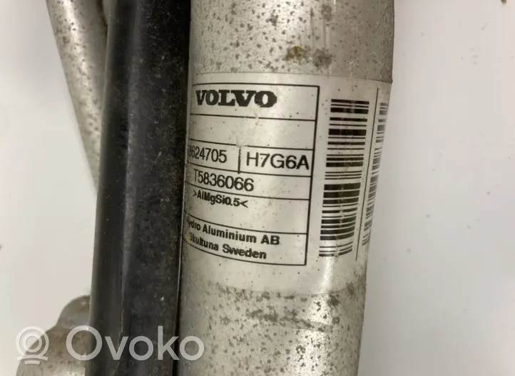 Volvo XC70 Tuyau de remplissage de réservoir de carburant 08624705