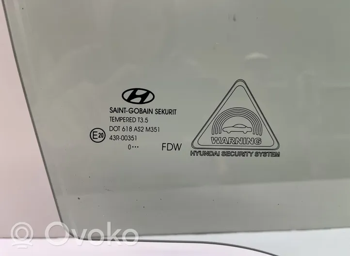 Hyundai i30 Vitre de fenêtre porte avant (4 portes) 824212R210