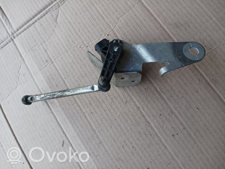 BMW 5 E60 E61 Priekšpusē piekares augstuma sensors 6778809