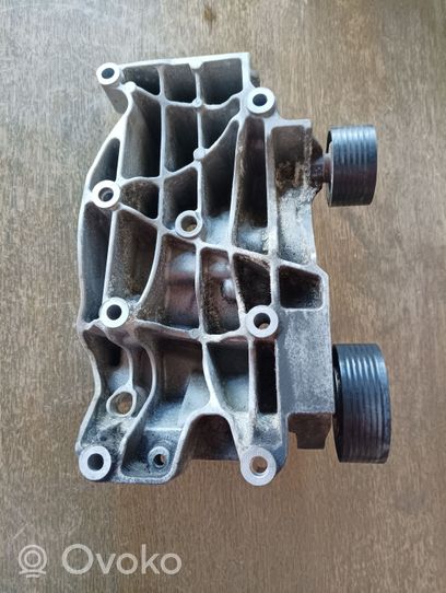 BMW 1 E81 E87 Support de générateur / alternateur 7802639