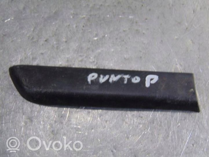 Fiat Punto (199) Listwa błotnika tylnego 
