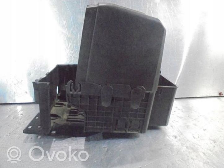 Peugeot 1007 Battery box tray 