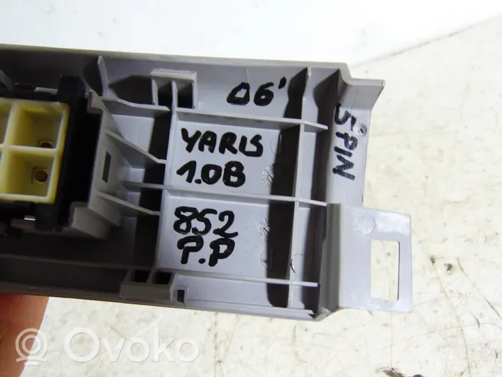 Toyota Yaris Interrupteur commade lève-vitre 74231-0D090