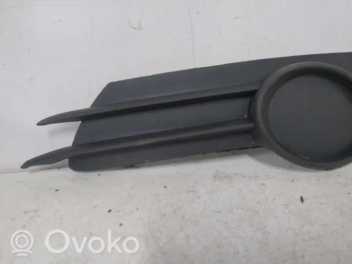 Opel Corsa D Apdailinė priekinio bamperio juosta 13211480