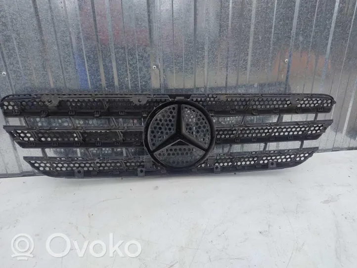 Mercedes-Benz ML W163 Atrapa chłodnicy / Grill 