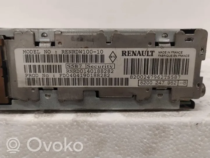 Renault Laguna II Panel / Radioodtwarzacz CD/DVD/GPS 8200247962