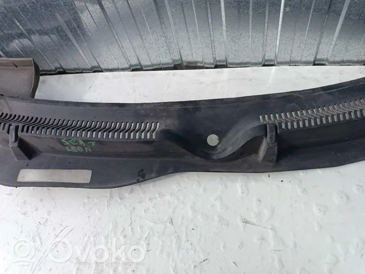 Seat Leon (1M) Rivestimento del tergicristallo 1M1853185