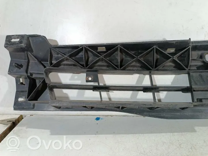 Renault Trafic II (X83) Support de montage de pare-chocs avant 620300102R