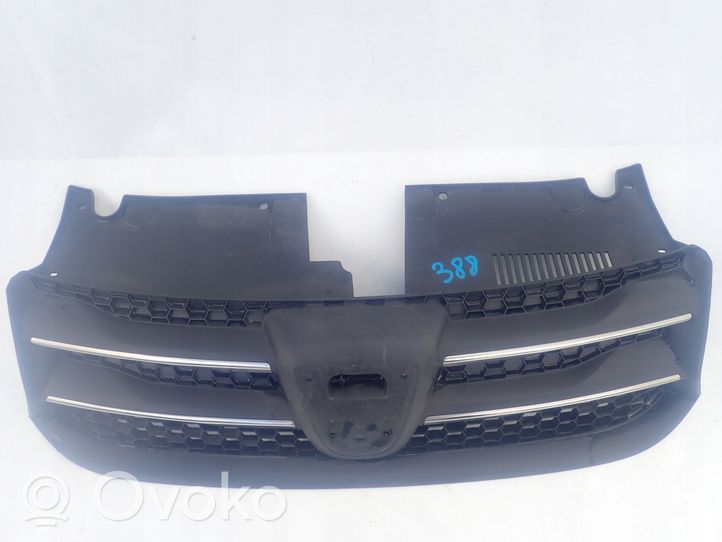 Dacia Logan II Grille calandre supérieure de pare-chocs avant 623107634R