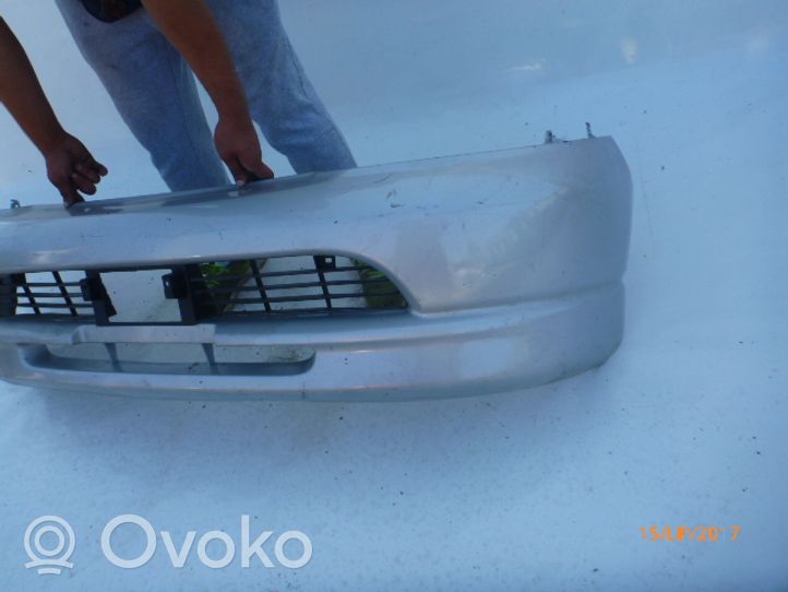 Toyota Hiace (H100) Zderzak przedni 