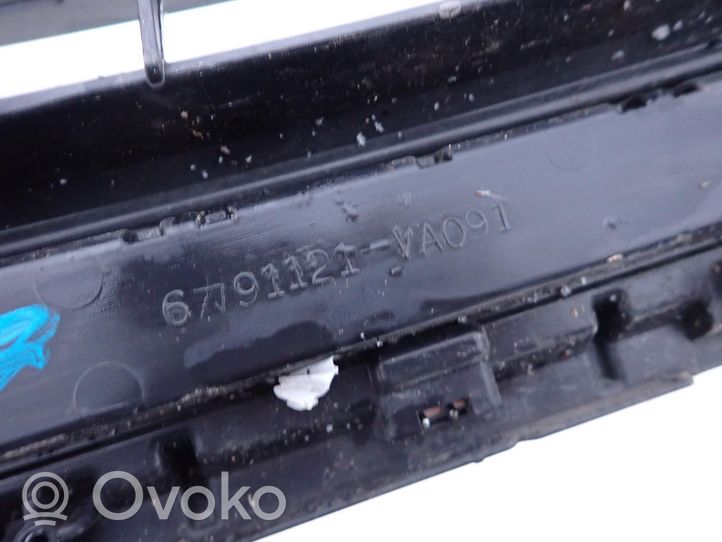 Subaru Levorg Maskownica / Grill / Atrapa górna chłodnicy 6791121VA021