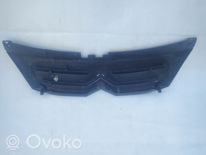 Citroen C1 Grotelės viršutinės 9680094177