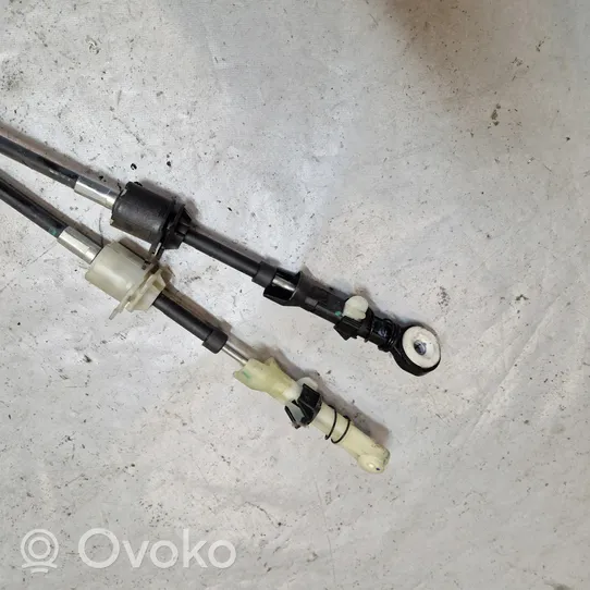 Opel Mokka Gear shift cable linkage 55597758