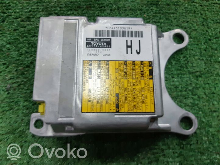 Toyota RAV 4 (XA40) Oro pagalvių valdymo blokas 8917042400