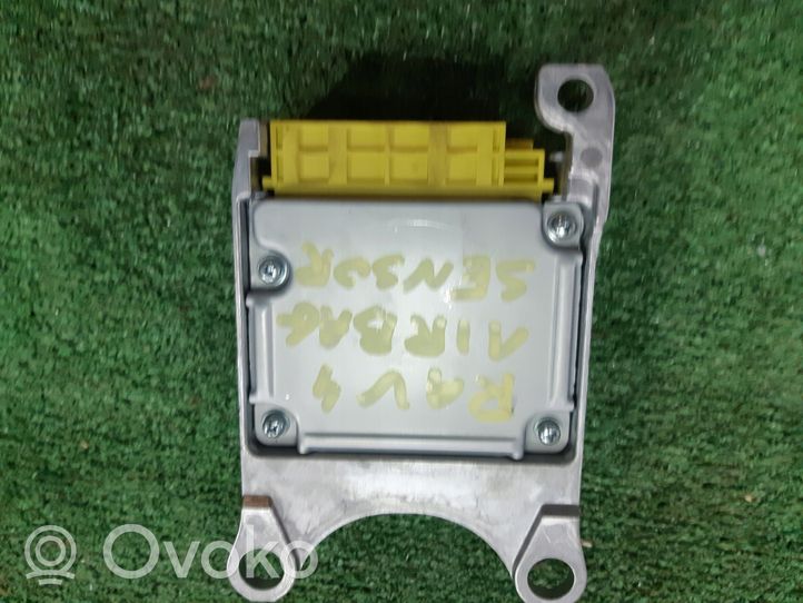 Toyota RAV 4 (XA40) Oro pagalvių valdymo blokas 8917042400