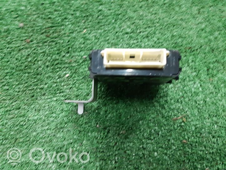 Toyota RAV 4 (XA40) Modulo luce LCM 8996042150