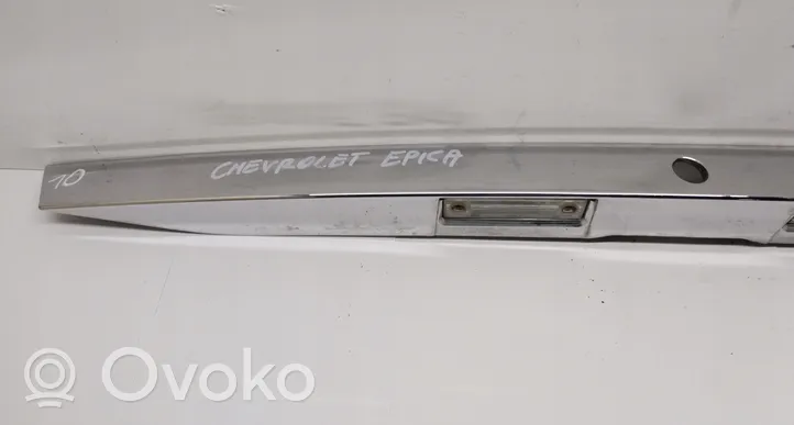 Chevrolet Epica Listwa oświetlenie tylnej tablicy rejestracyjnej 
