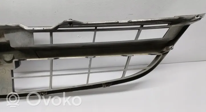 Chevrolet Epica Grille calandre supérieure de pare-chocs avant 96635474