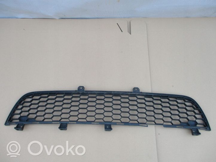 Mitsubishi Pajero Sport I Mascherina inferiore del paraurti anteriore 6402A124