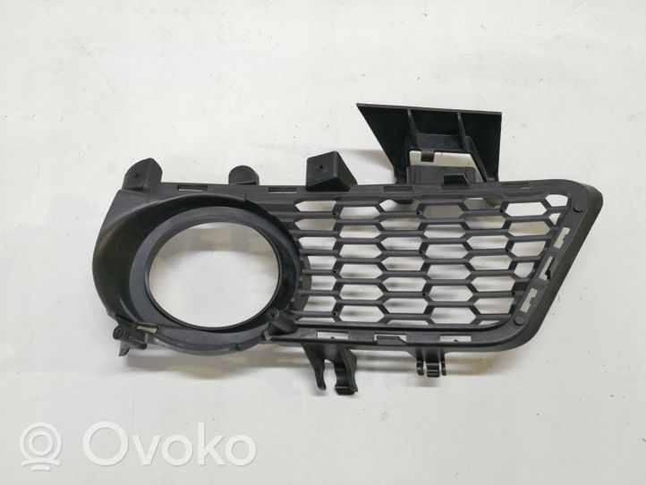 BMW 3 F30 F35 F31 Grille inférieure de pare-chocs avant 8062632R