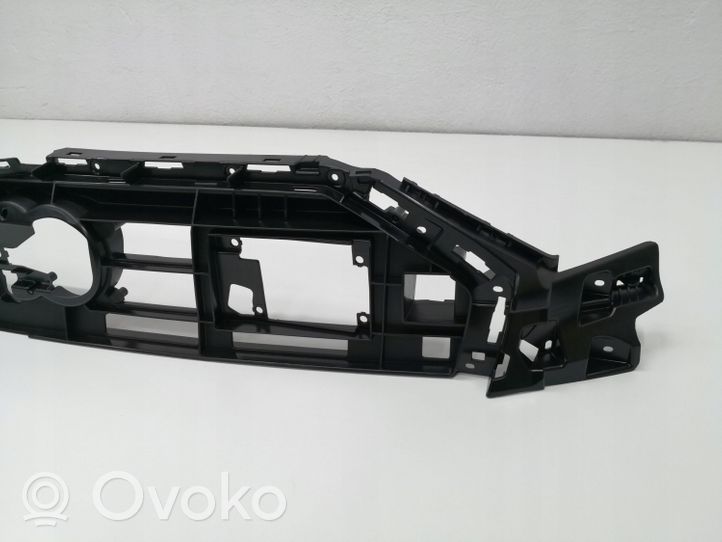 Audi A6 Allroad C8 Grille calandre supérieure de pare-chocs avant 4K0807233E