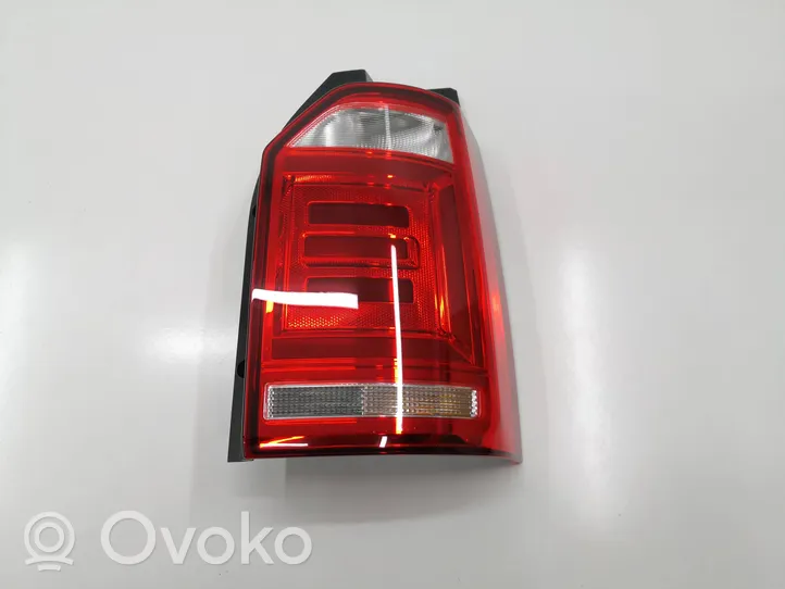 Volkswagen Multivan T6 Lampa tylna 7E0945208